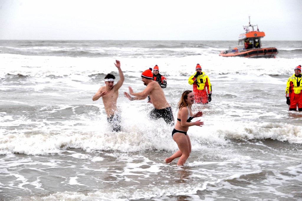 ../Images/Nieuwjaarsduik Nederzandt 2018 133.jpg